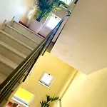 Elda Yellow Palace, Pazari I Ri טיראנה