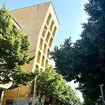 Elda Yellow Palace, Pazari I Ri Lägenhet