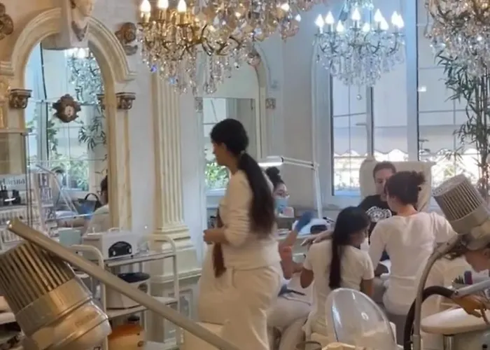 Elda Yellow Palace, Pazari I Ri شقة *