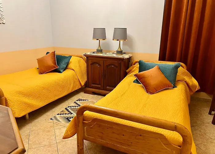 Elda Yellow Palace, Pazari I Ri شقة