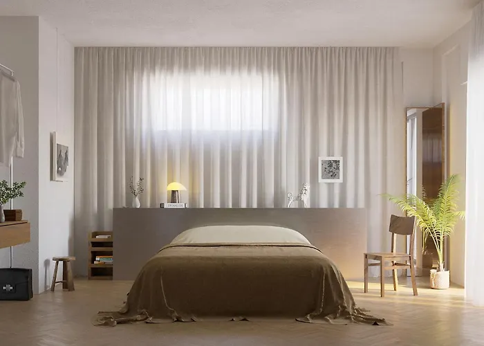 Elda Yellow Palace, Pazari I Ri 公寓 *